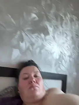 SunnyLeila2101 webcam