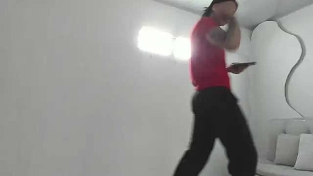ArohomLester_ webcam