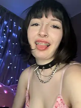 virusDoll webcam
