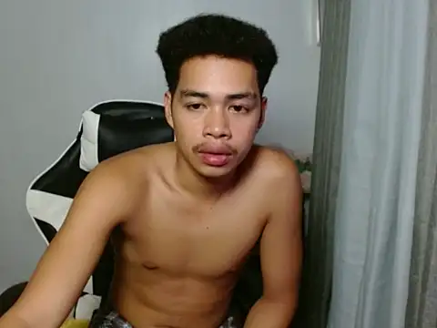 curlyasian_njxx webcam