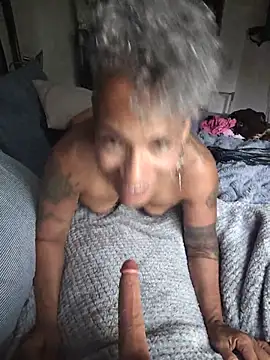 CeceilaMoon webcam
