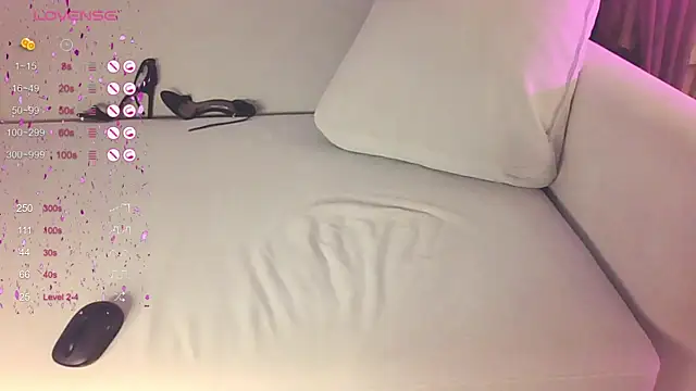 JuicyHotPussy webcam