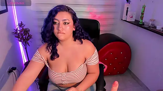 Emily_Jonesh webcam