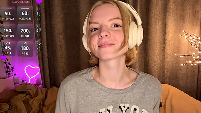 Marry_Sornatiko webcam