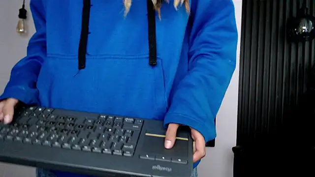 ORIANNA_BODMOD webcam