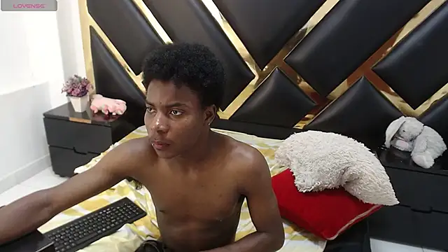 NoahJhonson69 webcam