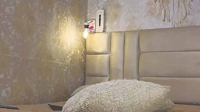 EmilyQueen3x webcam