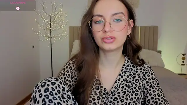 Real_cutie1 webcam