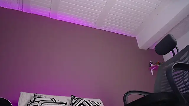 Bella_jh webcam