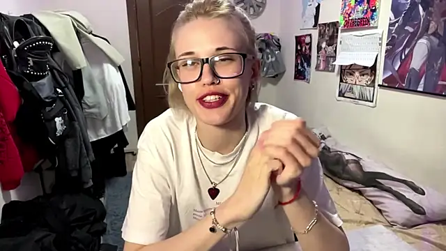 Queen_moments_ webcam