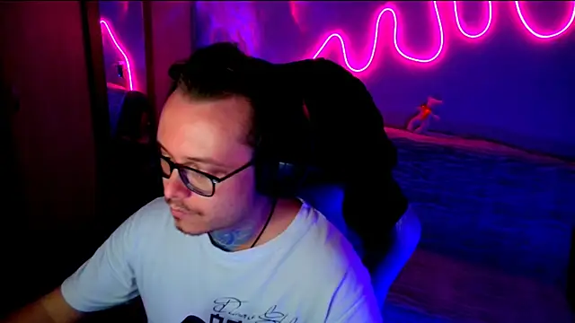 MeLanXolik webcam