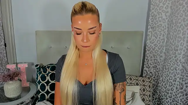 KristyHoney webcam
