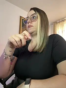CurvyLust_x webcam
