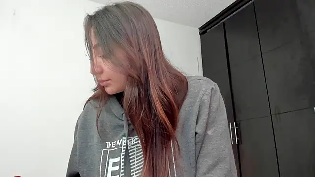 LilyGarcia webcam