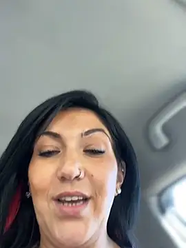 LittleMissEeve's live cam