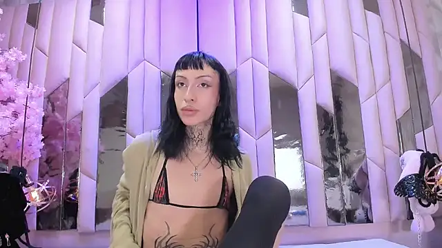 Model: MadisonWood01