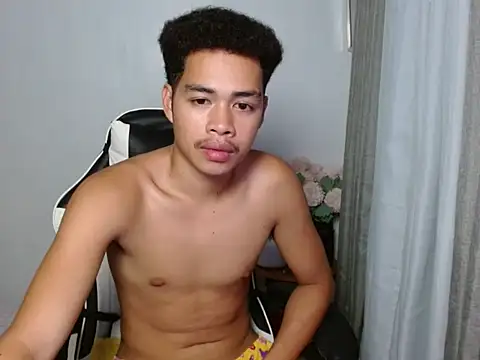 curlyasian_njxx webcam