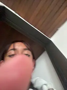 Im_Luuu webcam