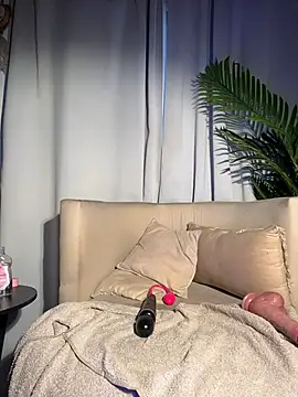 MiaFoxie_ webcam
