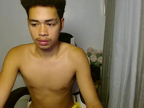 Curlyasian_njxx
