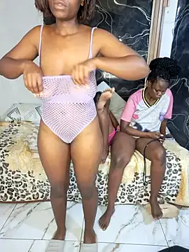Littletee001 webcam