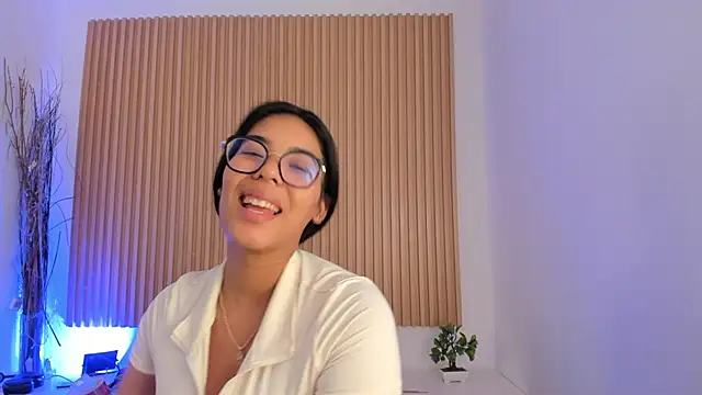 genesisruiz - GenesisRuiz's free webcam - UK Sex Cams