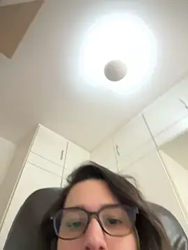amooraaamoon webcam