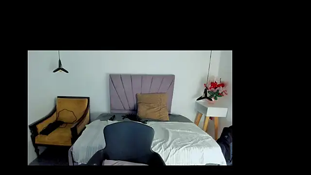 ScarletHoot_ webcam