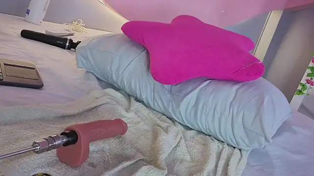 AllisonRoberts_ webcam