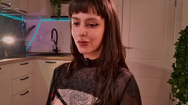 MichaellaMoon webcam
