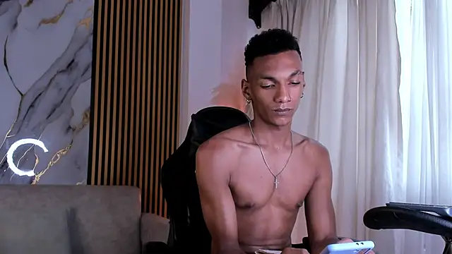 juliensaint - JulienSaint's free webcam - UK Sex Cams