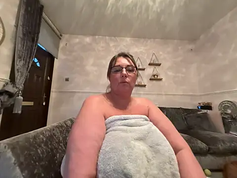 BuxomKitty_BBW webcam