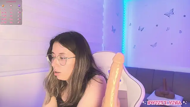 sweettvera blowjob cam room online
