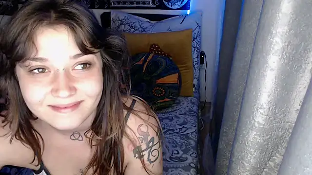 AlienforTwenty webcam