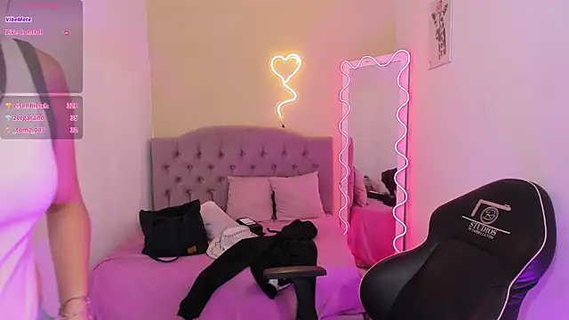 ZAAFIRA_TAY self pleasure cam room