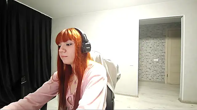 PureSanny webcam