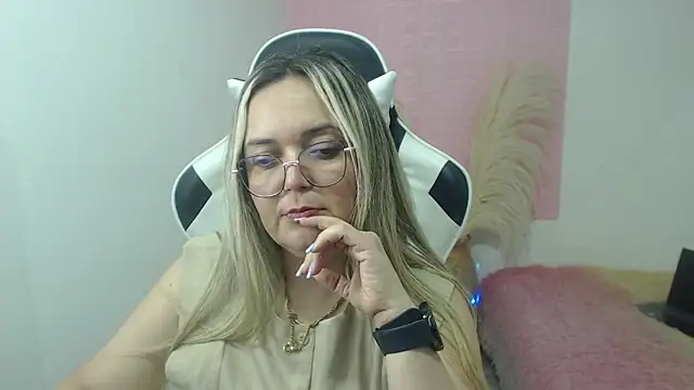 samy_vsn - Samy_vsn's free webcam - UK Sex Cams
