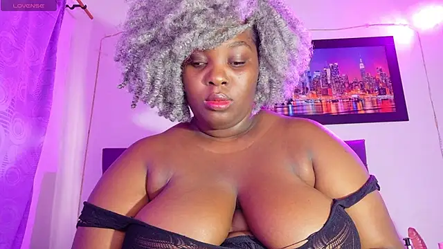ebony_NeighborMoans webcam