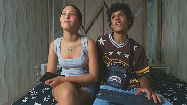 Hotcouple_222 webcam