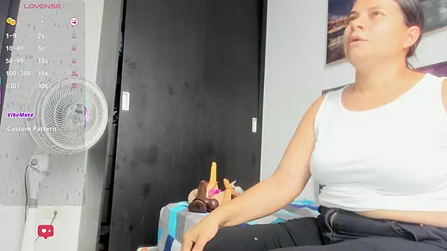 Alicia_Whitee webcam
