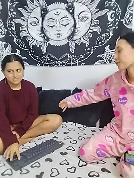 emily_n_abby webcam
