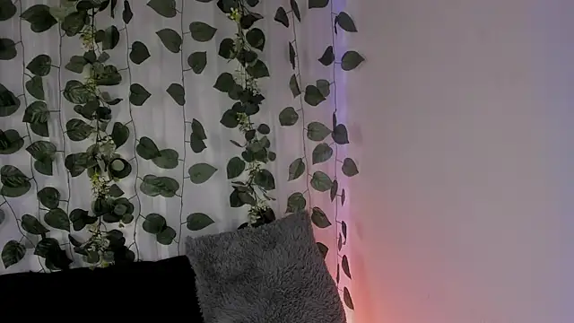 chloe_petite2 webcam