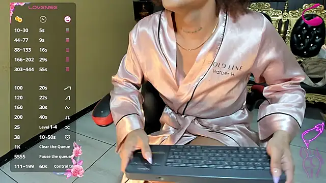 Sharlotte_Jones webcam
