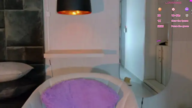 Adrianaa_gold webcam