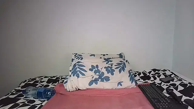 COCO__JUICY webcam