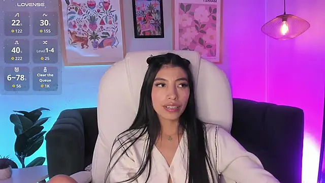 Tiffany_Low webcam