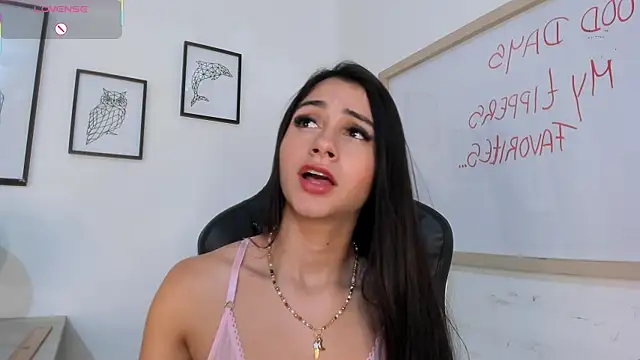 alice_twerk webcam
