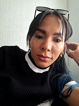 Doll_Loren webcam