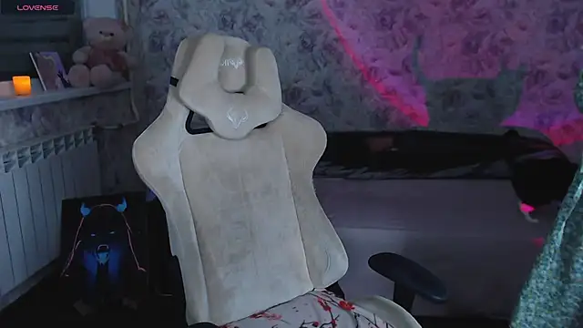 Estelle_Hicks webcam