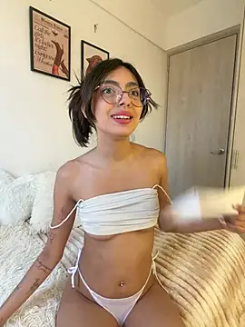 ZaraLuuv webcam
